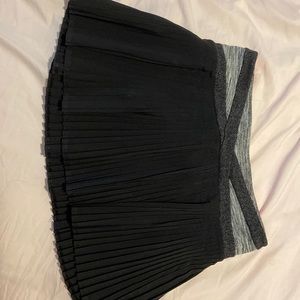 IVIVVIA GIRLS BLACK PLEATED SKIRT NWOT